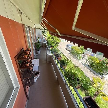 Appartamento Moderno Sul Mare Marina di Massa Exterior foto